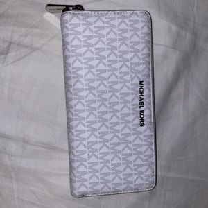 Micheal Kors wallet